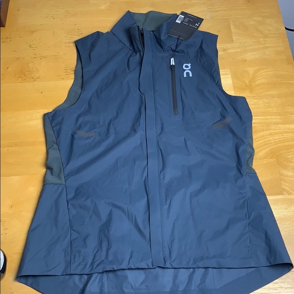 on cloud running vest